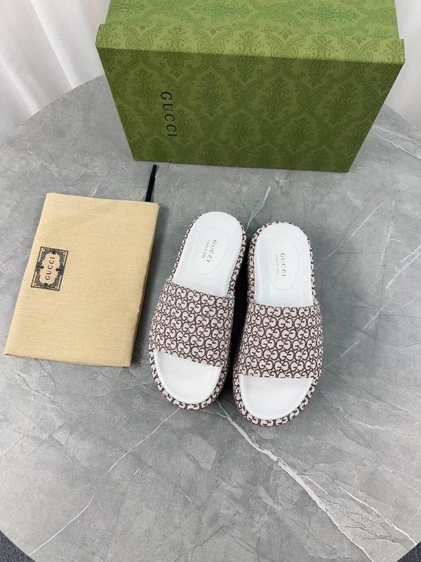 Gucci Men's Slippers 610